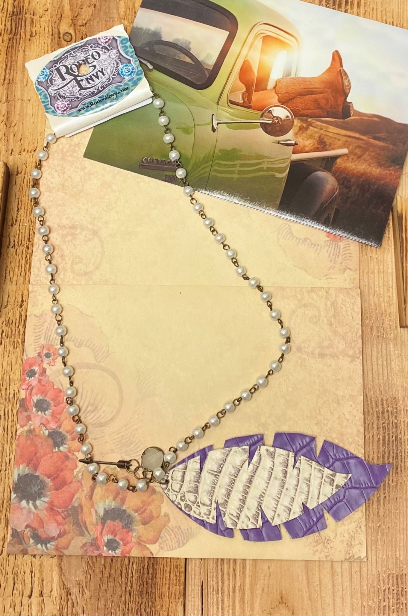 Rodeo Envy 30 inch Pearled Beaded Chain with Tan and Purple  Leaf Cut Out